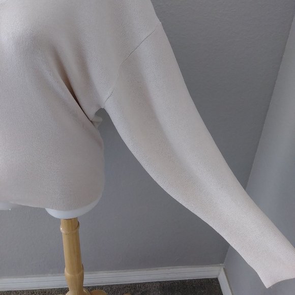 Express Soft Knit Balloon Sleeve V-Neck Beige Cream Top Sweater Small - Picture 8 of 10